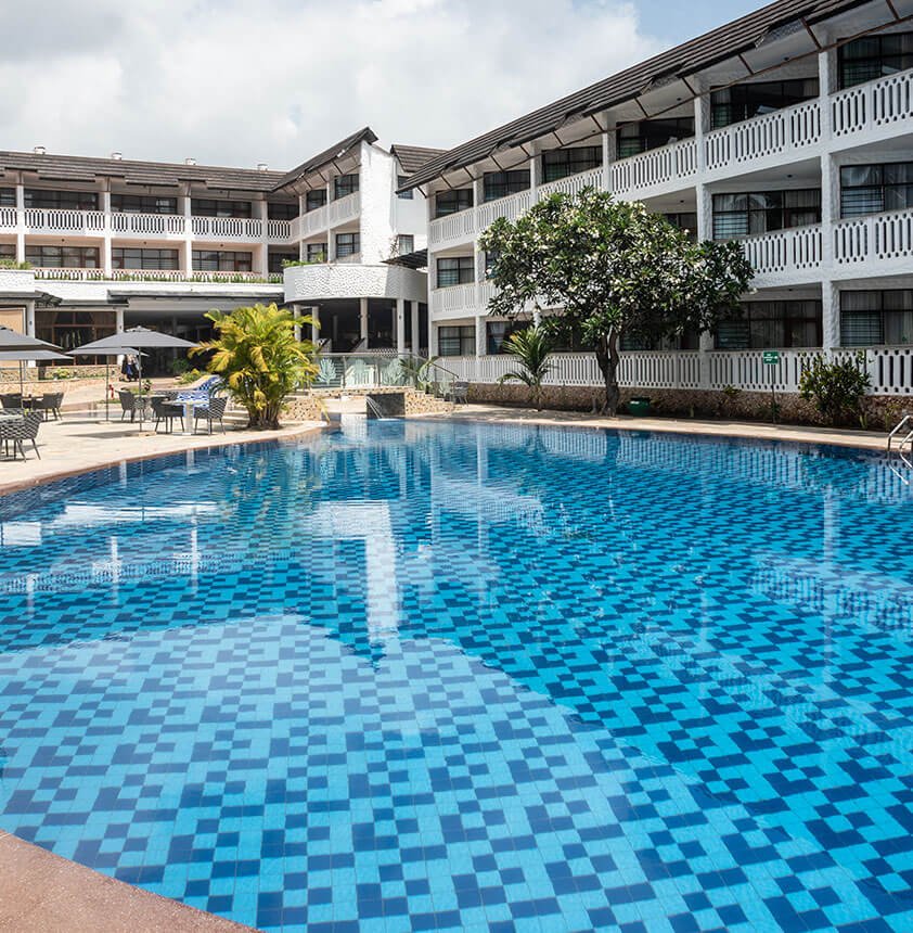Travellers Beach Hotel & Spa